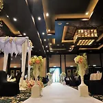 Mudzaffar Hotel